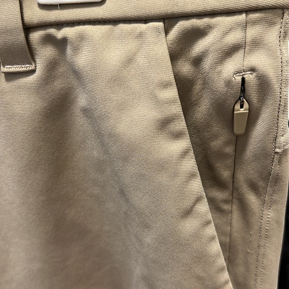 33. Lululemon Commission Classic-Fit Short 7” Warpstreme Khaki Outdoor - Picture 13 of 16